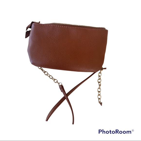 Charming Charlie crossbody bag . Camel color. Lots of compartments. Brass gold - Picture 3 of 8